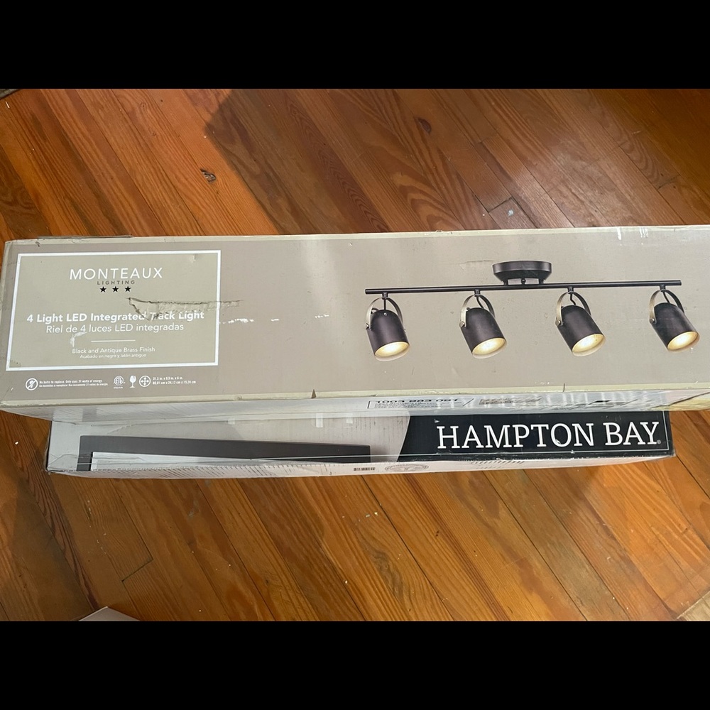 4 led integrated track light.